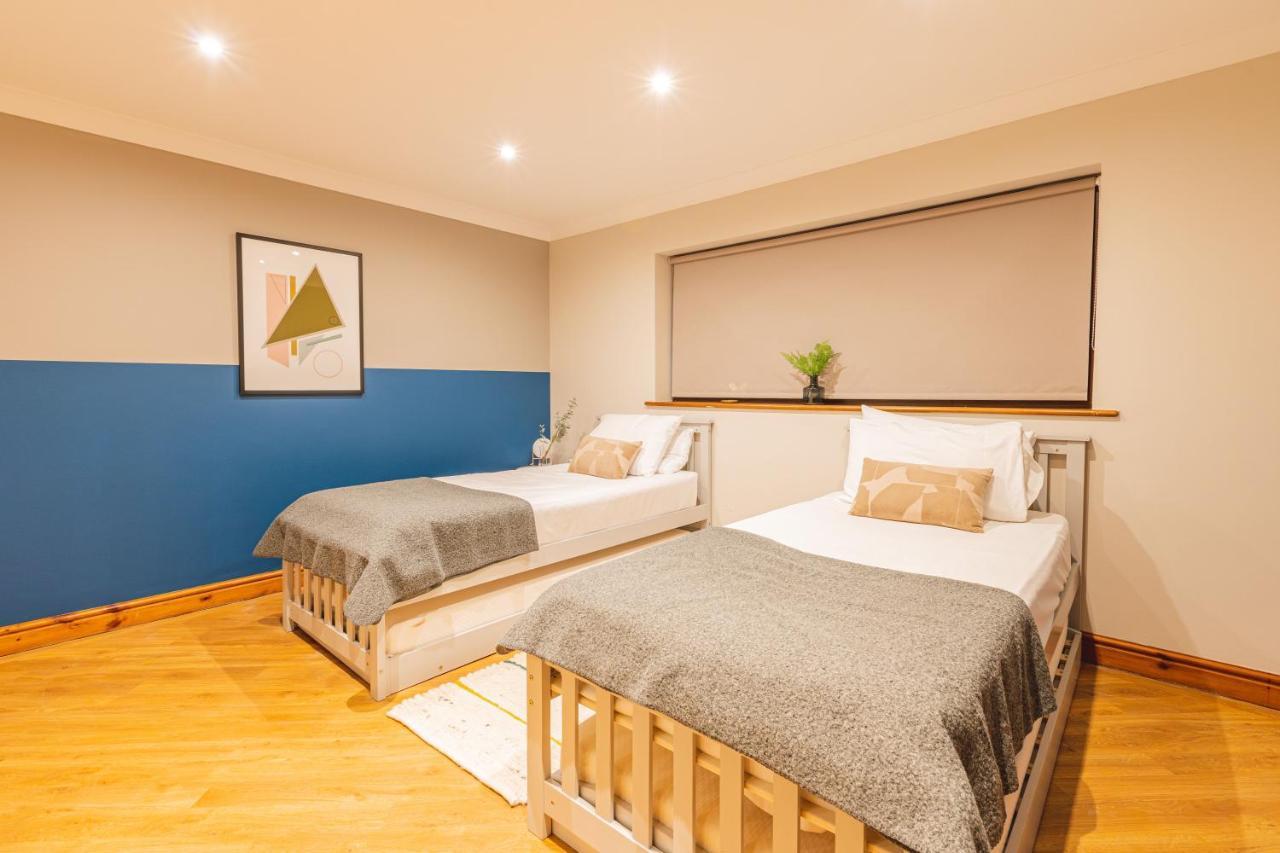 Glan Morfa Lodge & Wildlife Experience Dwyran Bagian luar foto