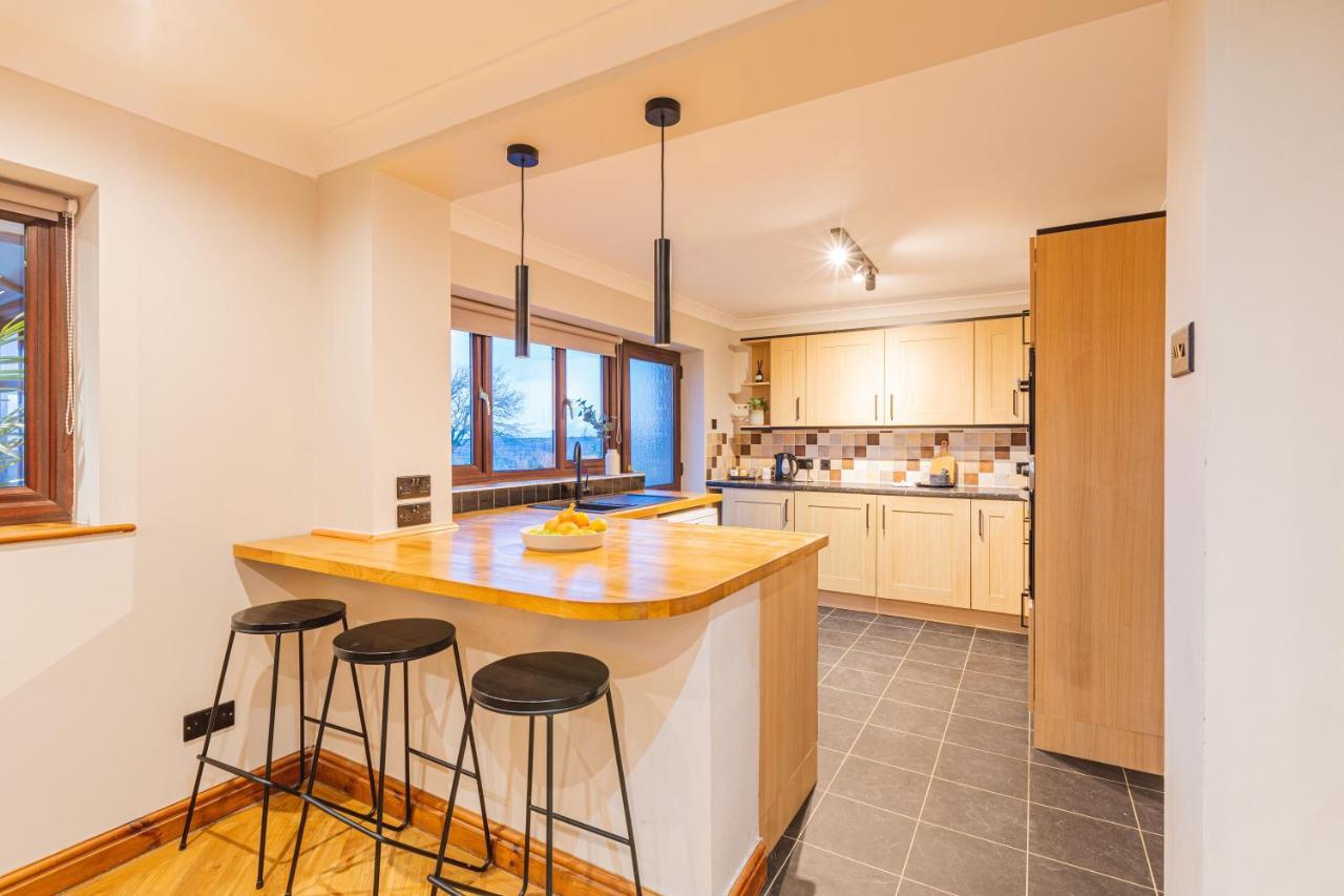 Glan Morfa Lodge & Wildlife Experience Dwyran Bagian luar foto