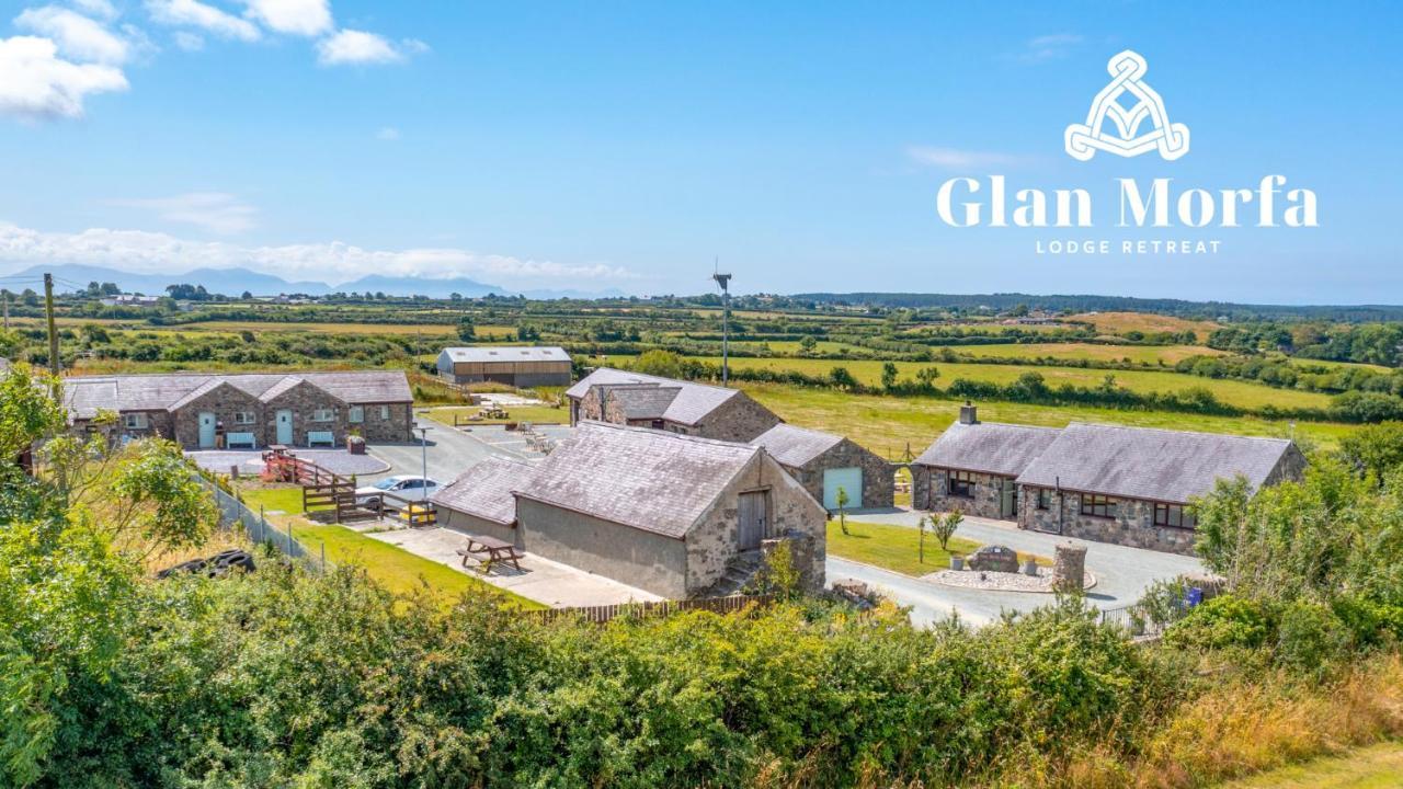 Glan Morfa Lodge & Wildlife Experience Dwyran Bagian luar foto